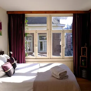 private-holiday-house.amsterdamhotelsnl.com/